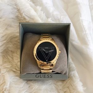 guess smartwatch charger
